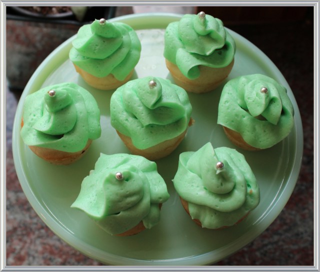 Blue Owl Treats | Rosebud Cupcakes