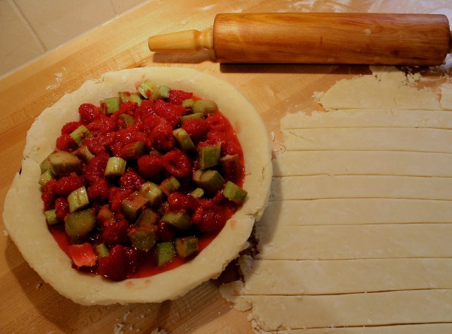 Raspberry-Rhubarb Pie | Blue Owl Treats